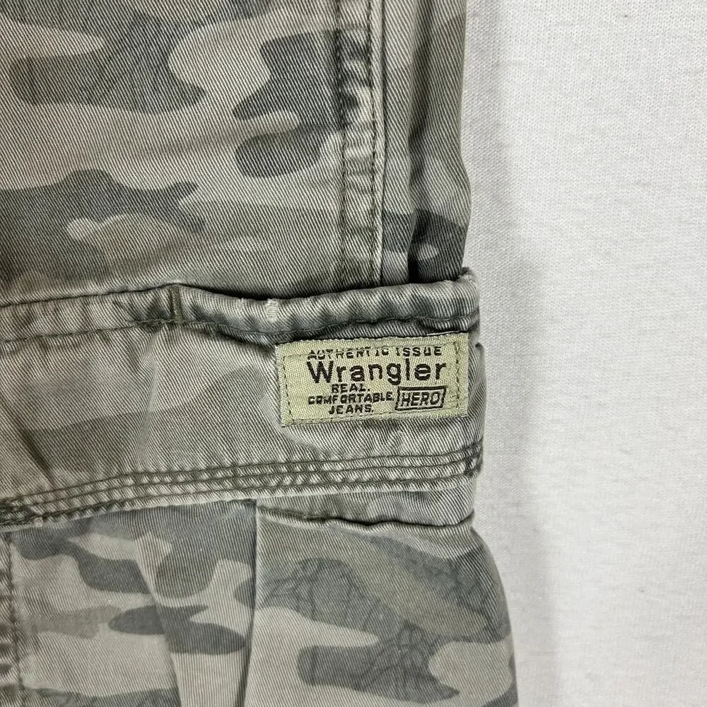 Wrangler Hero Shorts Men' 32 Green Army Camo Cotton Relaxed Cargo Pocket Hiking